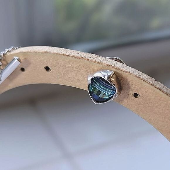 Vtg faceted blue-green faux gem silver tone tie pin - Picture 3 of 12